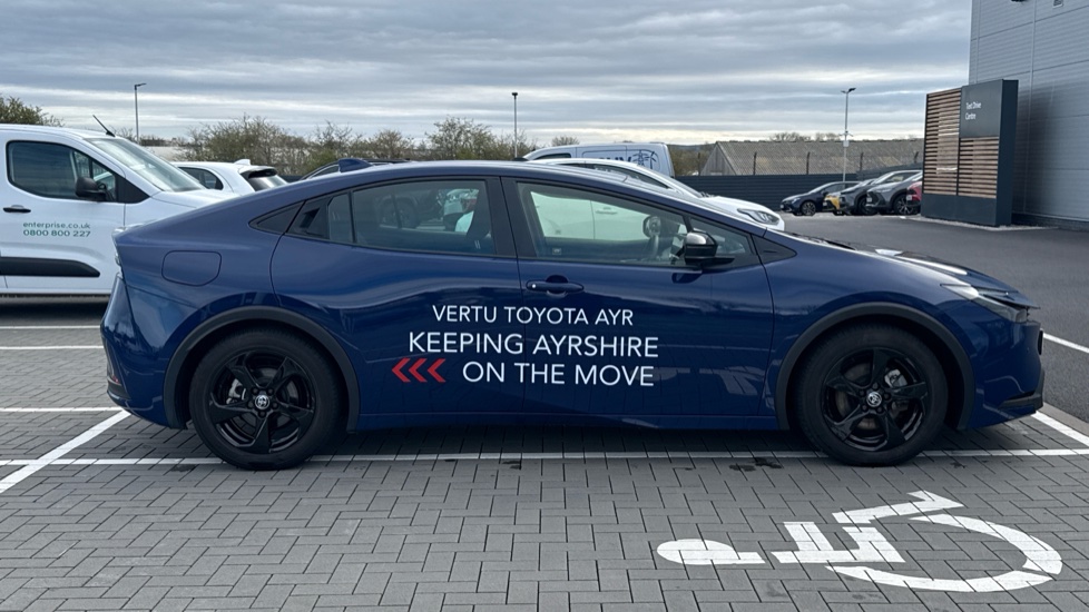 Toyota Prius 2.0 PHEV Design 5dr CVT Hatchback - Image 23