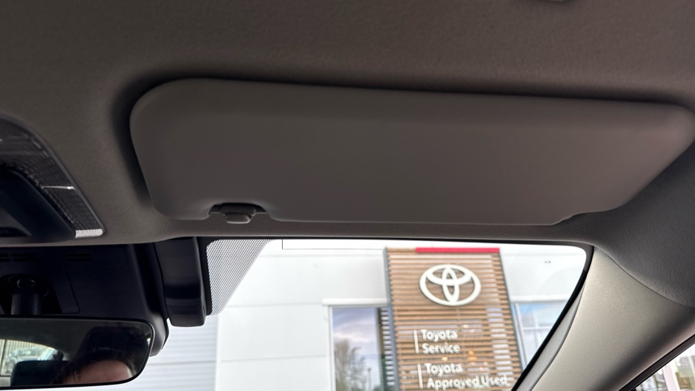 Toyota Prius 2.0 PHEV Design 5dr CVT Hatchback - Image 38