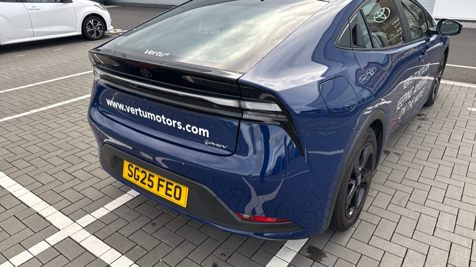 Toyota Prius 2.0 PHEV Design 5dr CVT Hatchback - Image 43