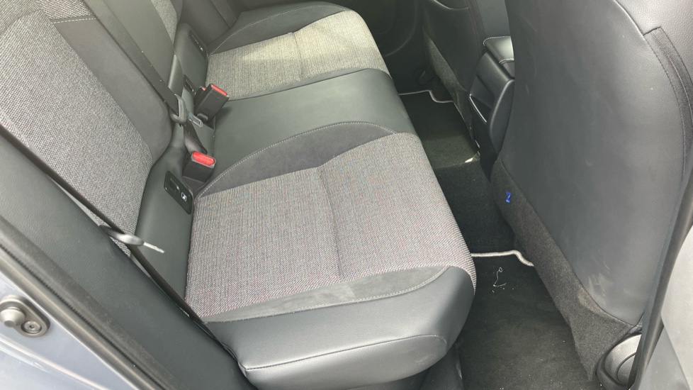 Toyota Corolla 1.8 Hybrid Design 5dr CVT Hybrid Hatchback - Image 8