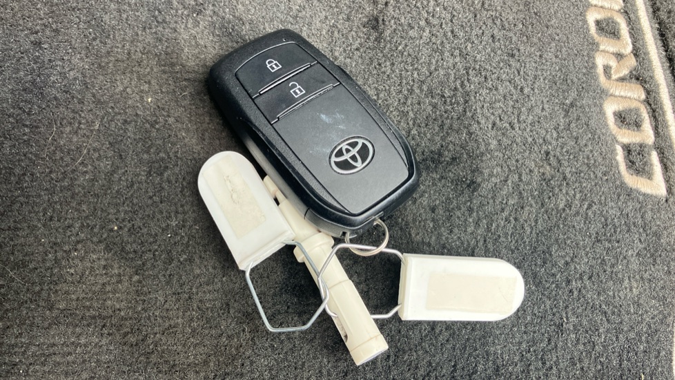 Toyota Corolla 1.8 Hybrid Design 5dr CVT Hybrid Hatchback - Image 28