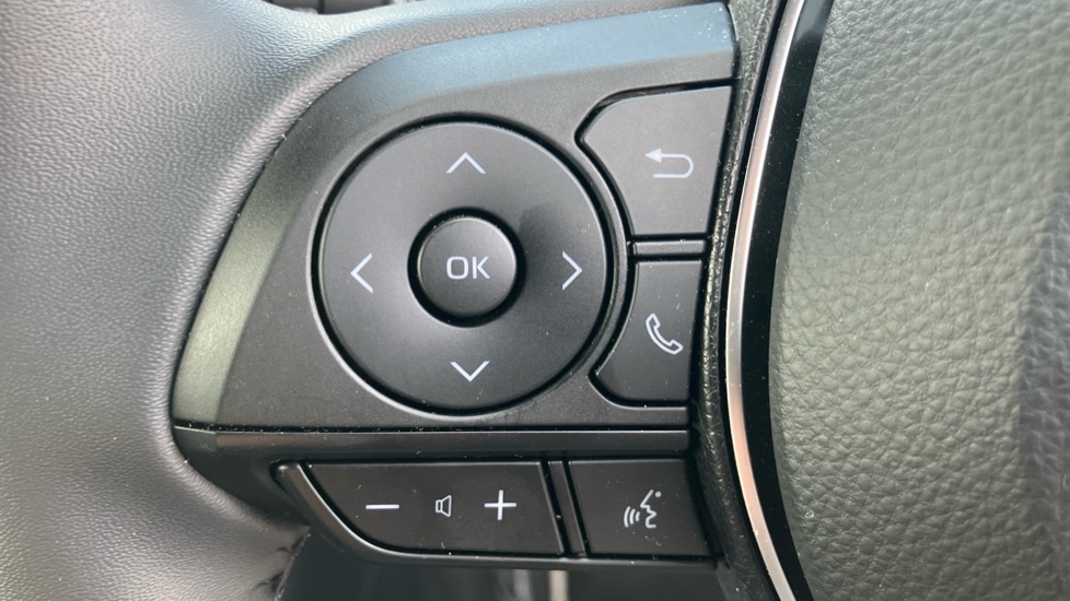 Toyota Corolla 1.8 Hybrid Design 5dr CVT Hybrid Hatchback - Image 31