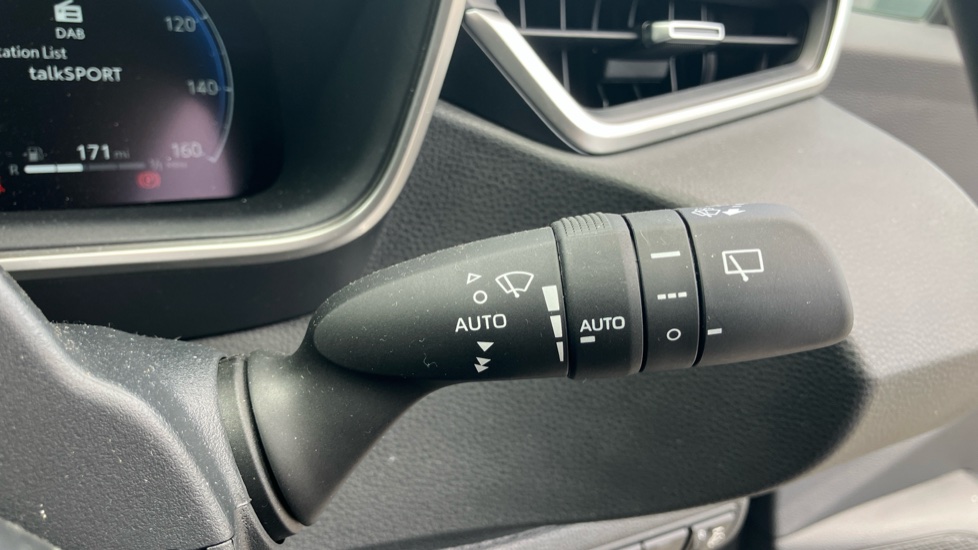 Toyota Corolla 1.8 Hybrid Design 5dr CVT Hybrid Hatchback - Image 41