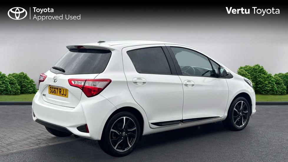 Toyota Yaris 1.5 VVT-i Design 5dr Petrol Hatchback - Image 2