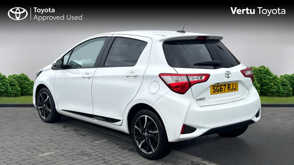 Toyota Yaris 1.5 VVT-i Design 5dr Petrol Hatchback - Image 4