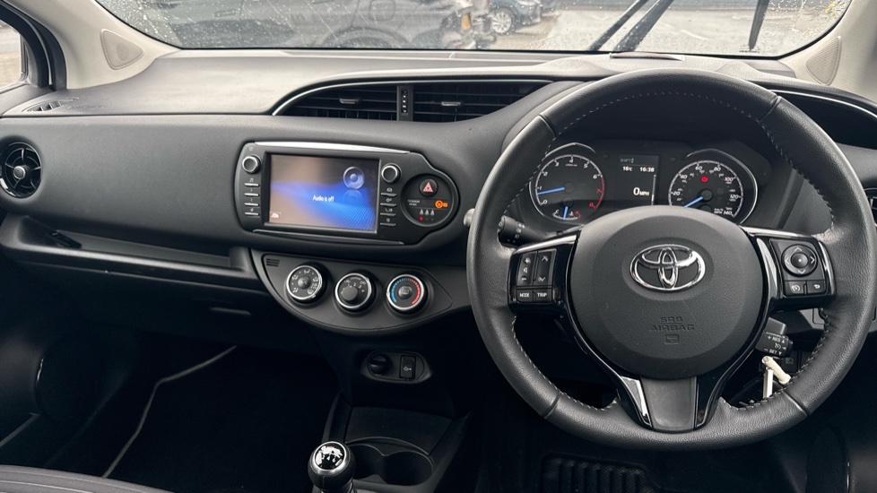 Toyota Yaris 1.5 VVT-i Design 5dr Petrol Hatchback - Image 6