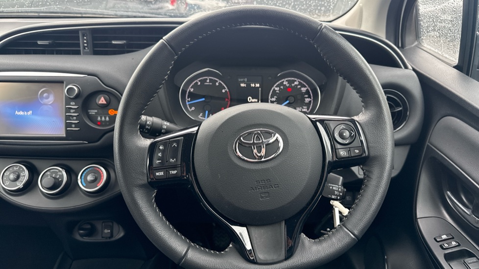 Toyota Yaris 1.5 VVT-i Design 5dr Petrol Hatchback - Image 7