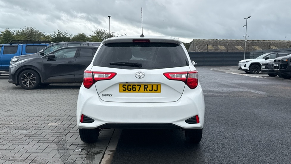 Toyota Yaris 1.5 VVT-i Design 5dr Petrol Hatchback - Image 26