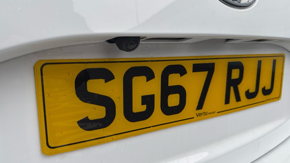 Toyota Yaris 1.5 VVT-i Design 5dr Petrol Hatchback - Image 31