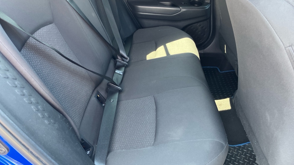 Toyota C-HR 1.8 Hybrid Design 5dr CVT Hybrid Hatchback - Image 8