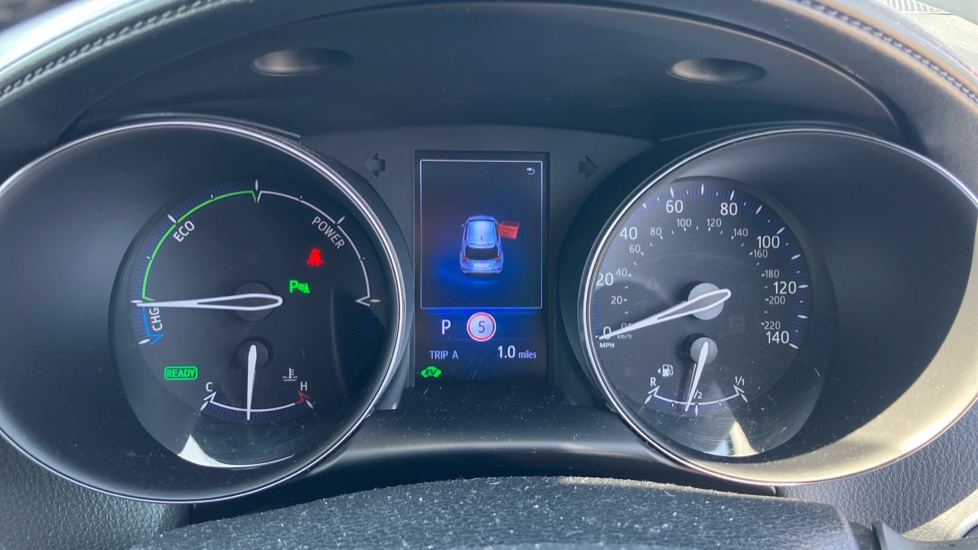 Toyota C-HR 1.8 Hybrid Design 5dr CVT Hybrid Hatchback - Image 11