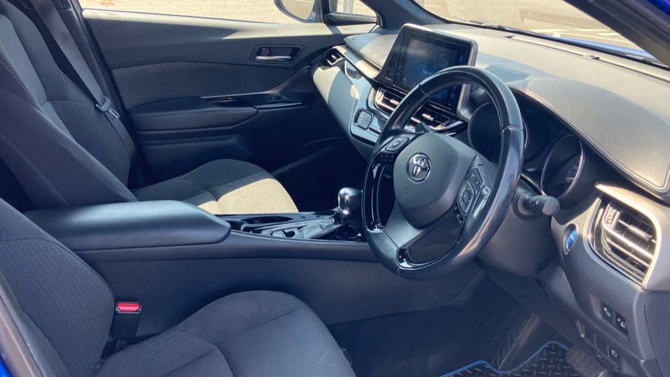 Toyota C-HR 1.8 Hybrid Design 5dr CVT Hybrid Hatchback - Image 12