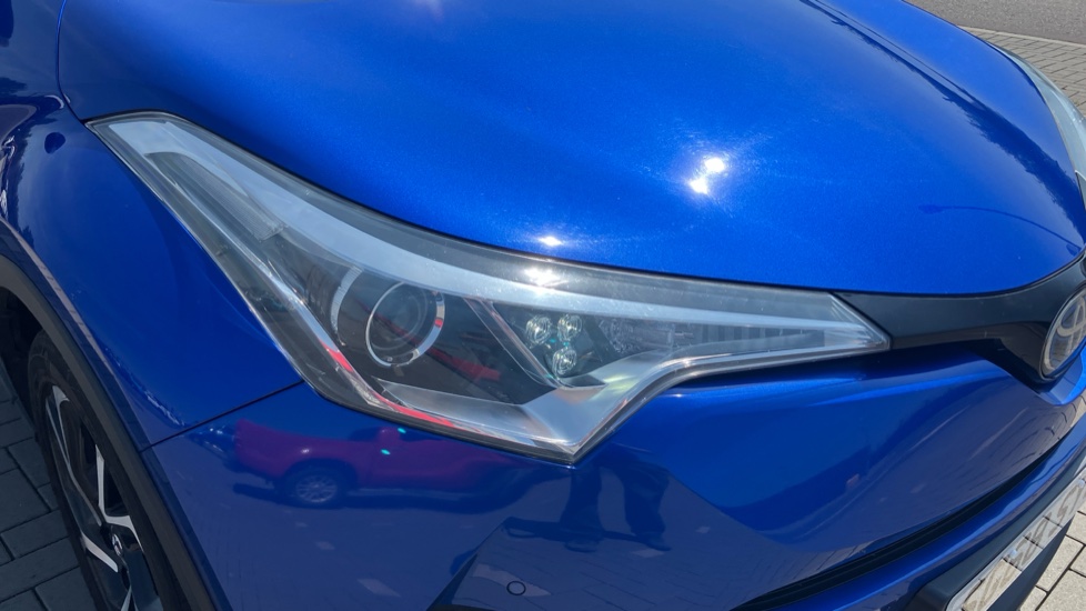 Toyota C-HR 1.8 Hybrid Design 5dr CVT Hybrid Hatchback - Image 20