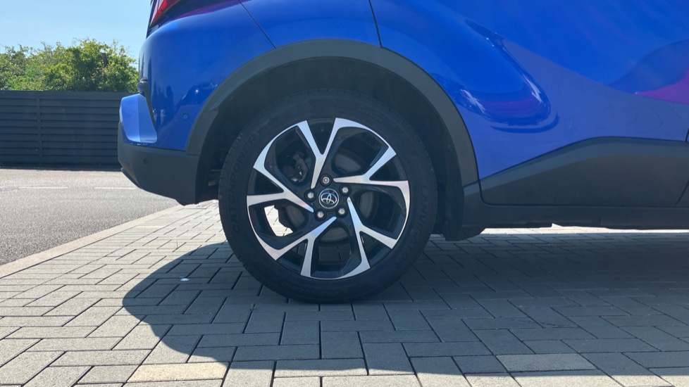 Toyota C-HR 1.8 Hybrid Design 5dr CVT Hybrid Hatchback - Image 25