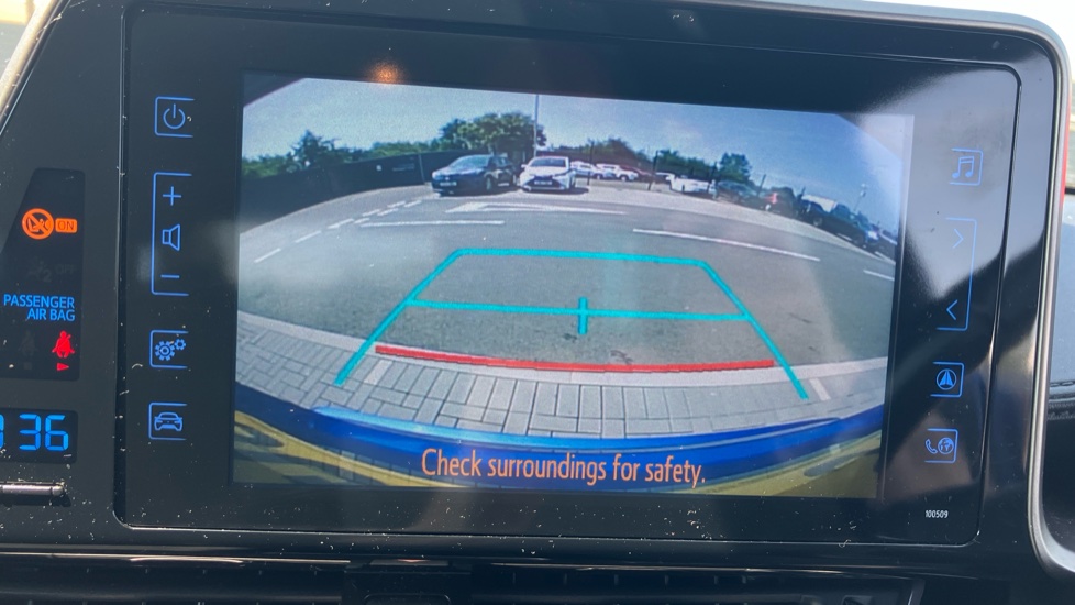 Toyota C-HR 1.8 Hybrid Design 5dr CVT Hybrid Hatchback - Image 36