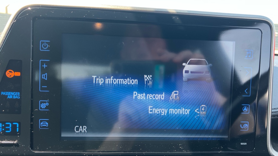 Toyota C-HR 1.8 Hybrid Design 5dr CVT Hybrid Hatchback - Image 37