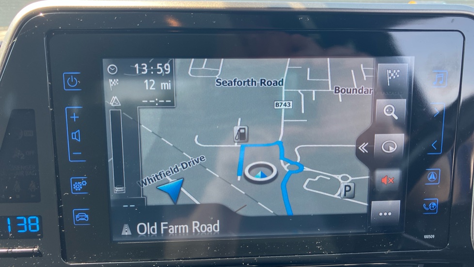 Toyota C-HR 1.8 Hybrid Design 5dr CVT Hybrid Hatchback - Image 38