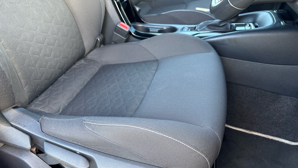Toyota Corolla 1.8 VVT-i Hybrid Design 5dr CVT Hybrid Hatchback - Image 17