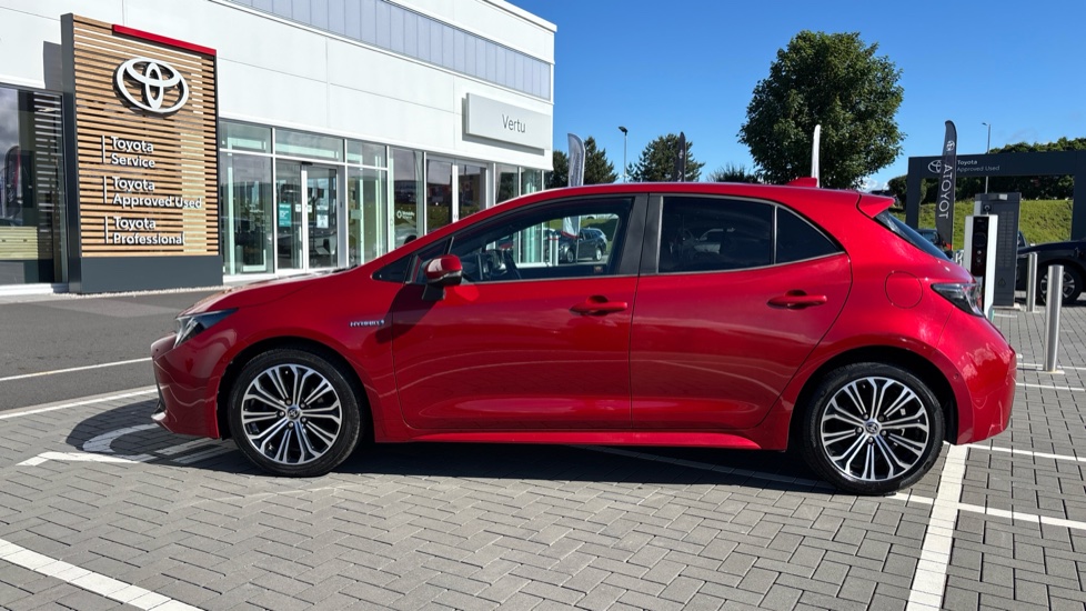 Toyota Corolla 1.8 VVT-i Hybrid Design 5dr CVT Hybrid Hatchback - Image 24
