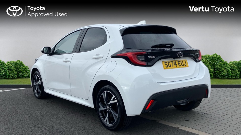 Toyota Yaris 1.5 Hybrid Design 5dr CVT Hybrid Hatchback - Image 4