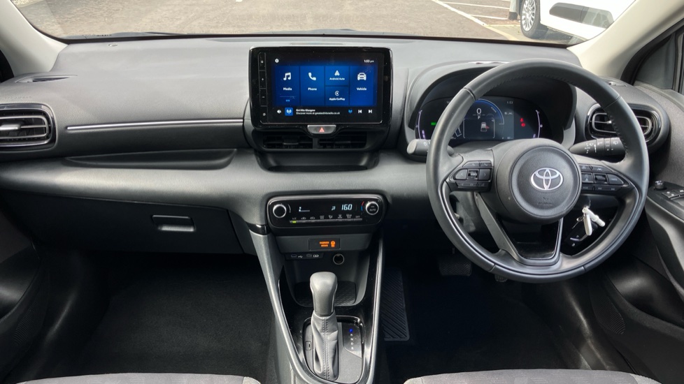 Toyota Yaris 1.5 Hybrid Design 5dr CVT Hybrid Hatchback - Image 6
