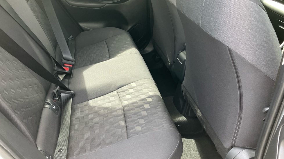 Toyota Yaris 1.5 Hybrid Design 5dr CVT Hybrid Hatchback - Image 8