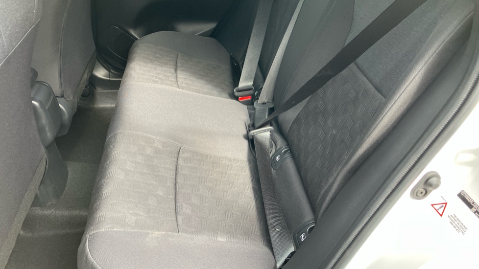 Toyota Yaris 1.5 Hybrid Design 5dr CVT Hybrid Hatchback - Image 15