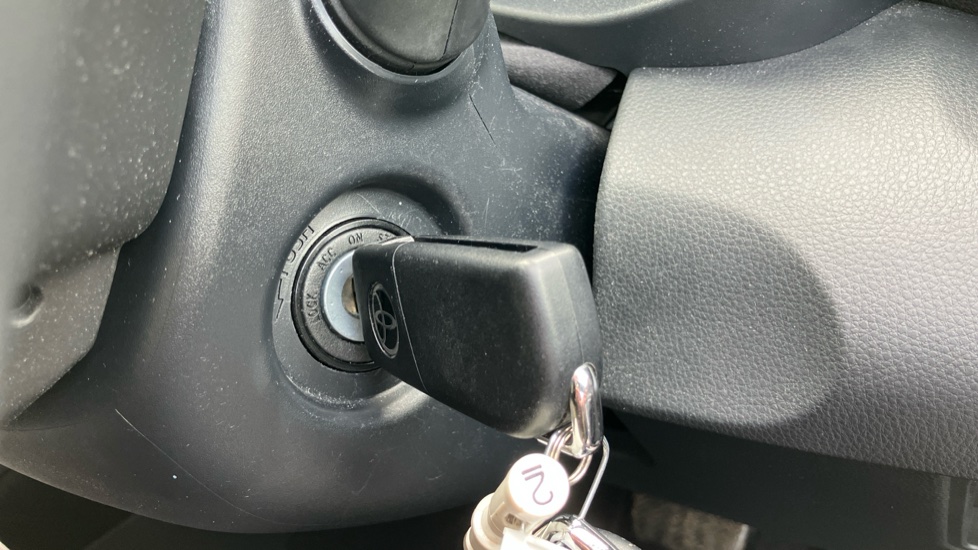 Toyota Yaris 1.5 Hybrid Design 5dr CVT Hybrid Hatchback - Image 16