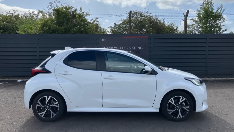 Toyota Yaris 1.5 Hybrid Design 5dr CVT Hybrid Hatchback - Image 23