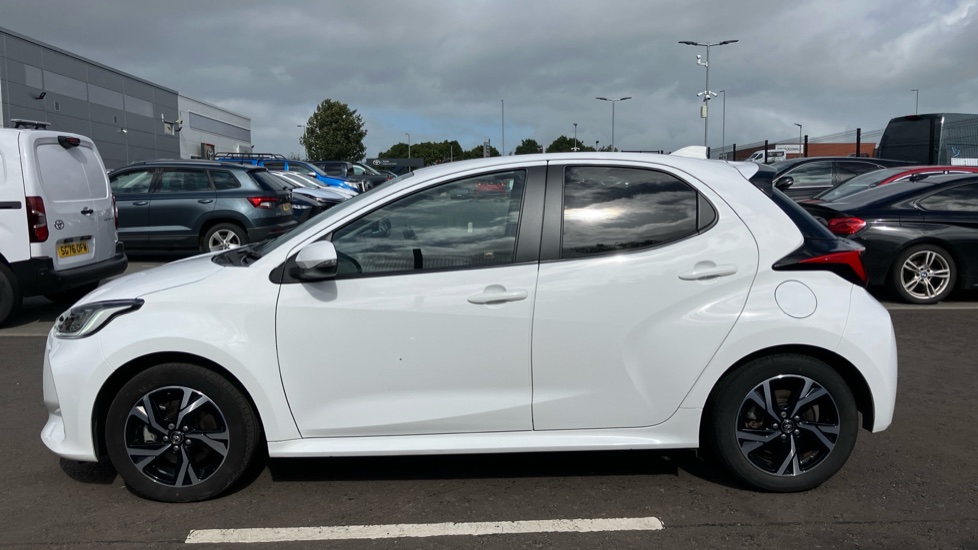 Toyota Yaris 1.5 Hybrid Design 5dr CVT Hybrid Hatchback - Image 24