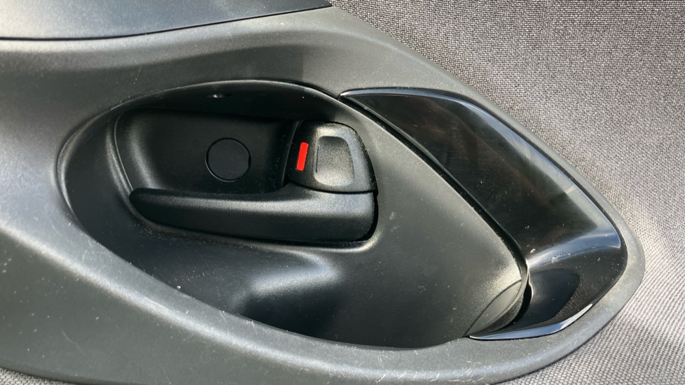 Toyota Yaris 1.5 Hybrid Design 5dr CVT Hybrid Hatchback - Image 32