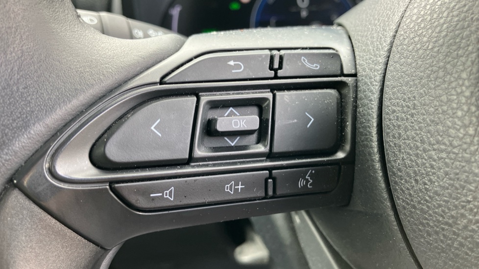 Toyota Yaris 1.5 Hybrid Design 5dr CVT Hybrid Hatchback - Image 33