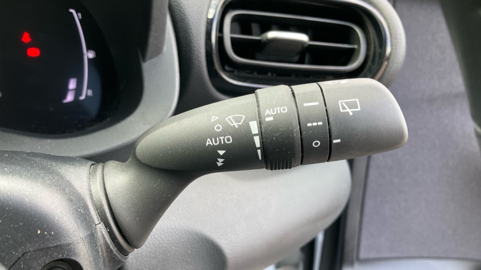 Toyota Yaris 1.5 Hybrid Design 5dr CVT Hybrid Hatchback - Image 35