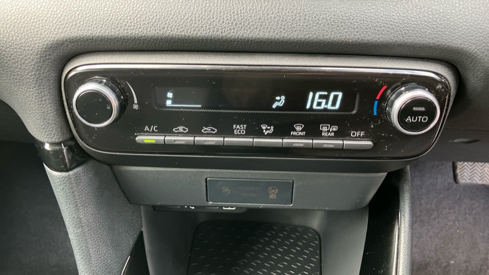 Toyota Yaris 1.5 Hybrid Design 5dr CVT Hybrid Hatchback - Image 37