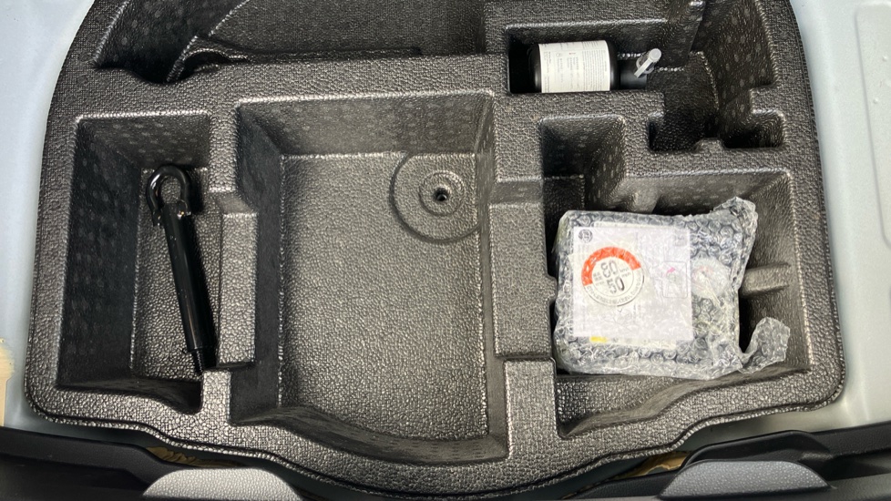 Toyota Yaris 1.5 Hybrid Design 5dr CVT Hybrid Hatchback - Image 42