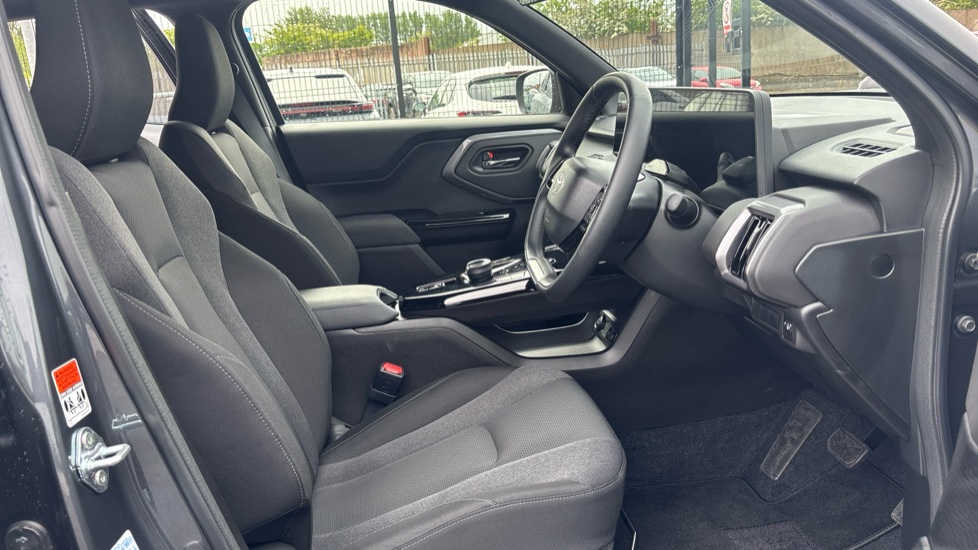 Toyota Urbancruiser 128kW Design 61kWh 5dr Auto Electric Estate - Image 12