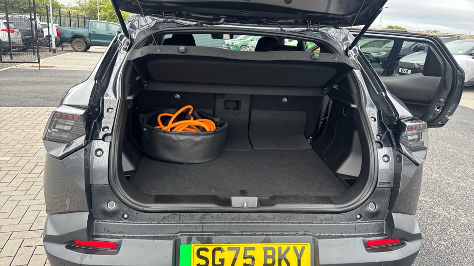 Toyota Urbancruiser 128kW Design 61kWh 5dr Auto Electric Estate - Image 13