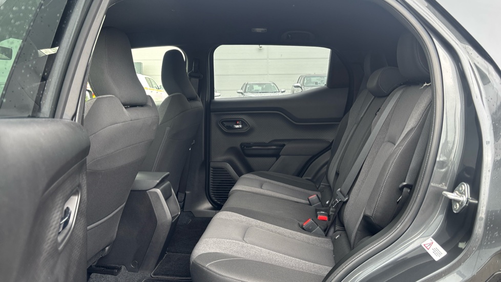 Toyota Urbancruiser 128kW Design 61kWh 5dr Auto Electric Estate - Image 15