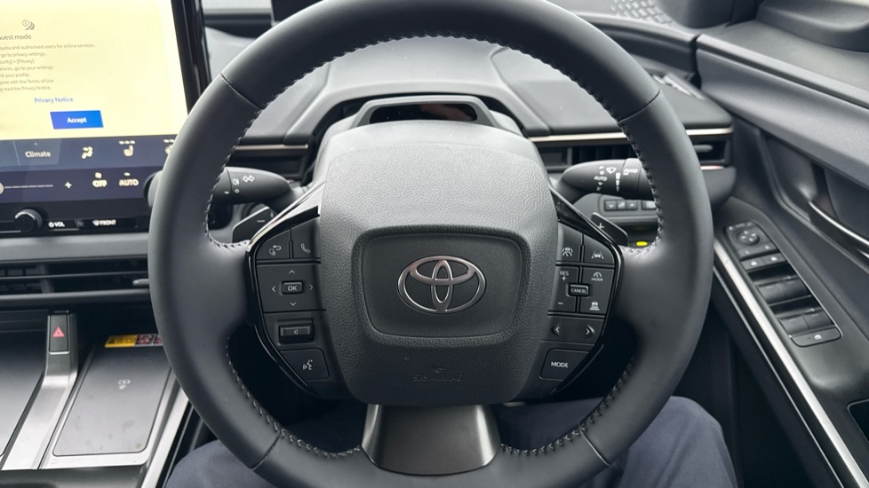 Toyota bZ4X 165kW Design 73kWh 5dr Auto Electric Hatchback - Image 8