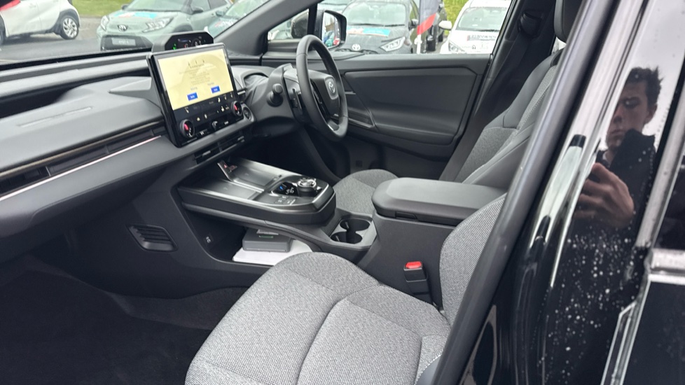 Toyota bZ4X 165kW Design 73kWh 5dr Auto Electric Hatchback - Image 10