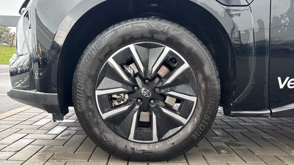 Toyota bZ4X 165kW Design 73kWh 5dr Auto Electric Hatchback - Image 18