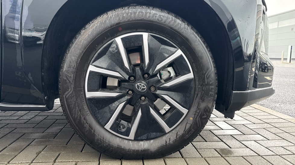 Toyota bZ4X 165kW Design 73kWh 5dr Auto Electric Hatchback - Image 20
