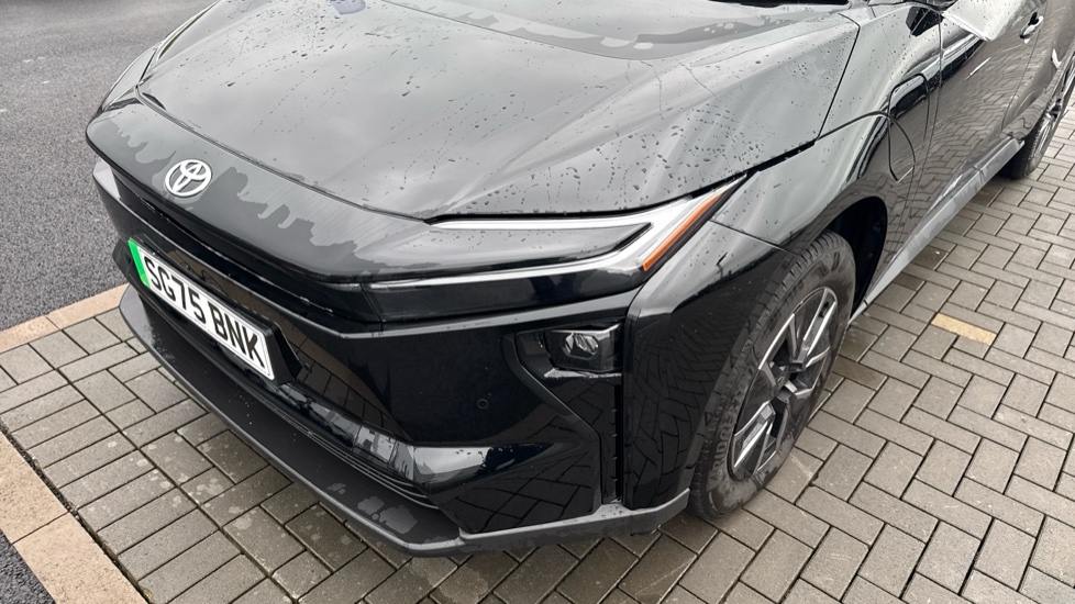 Toyota bZ4X 165kW Design 73kWh 5dr Auto Electric Hatchback - Image 31