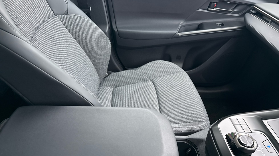 Toyota bZ4X 165kW Design 73kWh 5dr Auto Electric Hatchback - Image 47