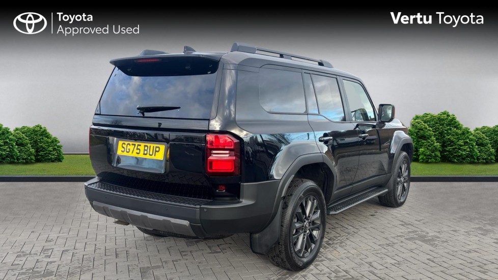 Toyota Land Cruiser 2.8 D-4D 48V 205 Invincible 5dr Auto [Pan Rf/5 St] Diesel Station Wagon - Image 2