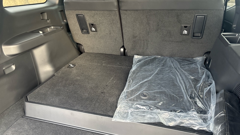Toyota Land Cruiser 2.8 D-4D 48V 205 Invincible 5dr Auto [Pan Rf/5 St] Diesel Station Wagon - Image 21