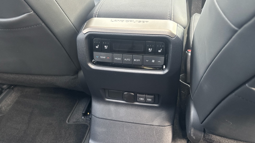 Toyota Land Cruiser 2.8 D-4D 48V 205 Invincible 5dr Auto [Pan Rf/5 St] Diesel Station Wagon - Image 43
