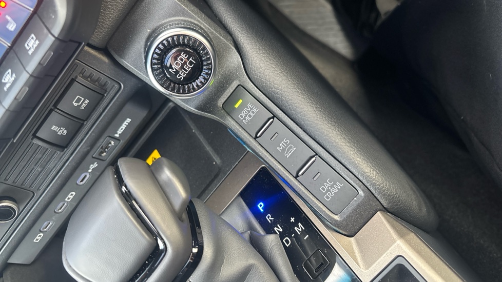 Toyota Land Cruiser 2.8 D-4D 48V 205 Invincible 5dr Auto [Pan Rf/5 St] Diesel Station Wagon - Image 57