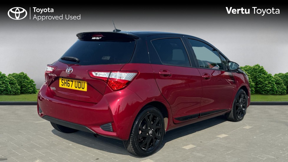 Toyota Yaris 1.5 VVT-i Blue Bi-tone 5dr Petrol Hatchback - Image 2