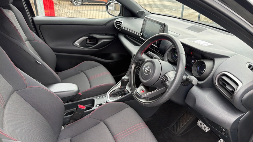 Toyota Yaris 1.5 Hybrid GR Sport 5dr CVT Hybrid Hatchback - Image 12